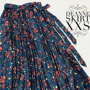 LuLaRoe DeAnn Skirt NWT wraparound style